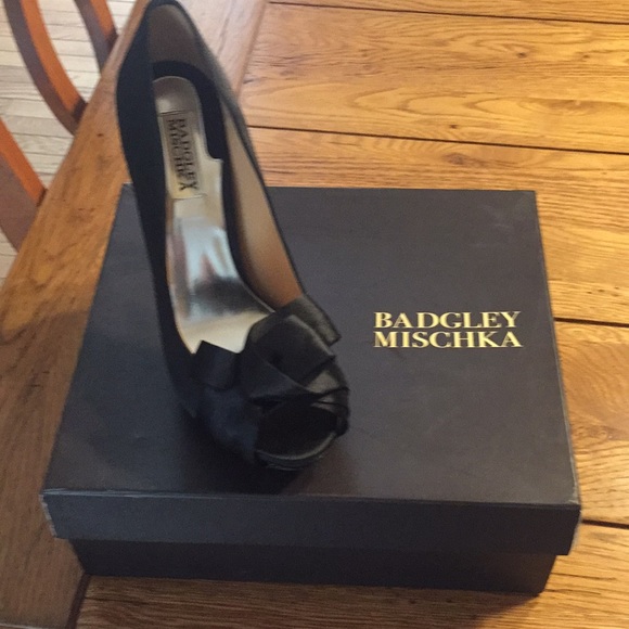 Badgley Mischka Shoes - BADGLEY MISCHKA EXCELLENT CONDITION